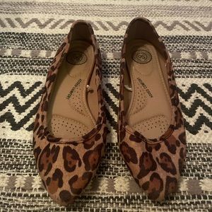 **DONATED** SO Cheetah Flats